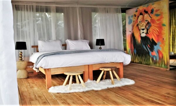 Serengeti Queen interior